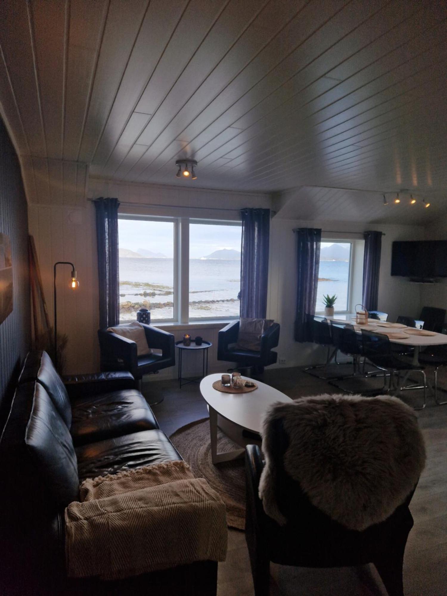 Laukvik Senja Hotel Botnhamn Екстериор снимка