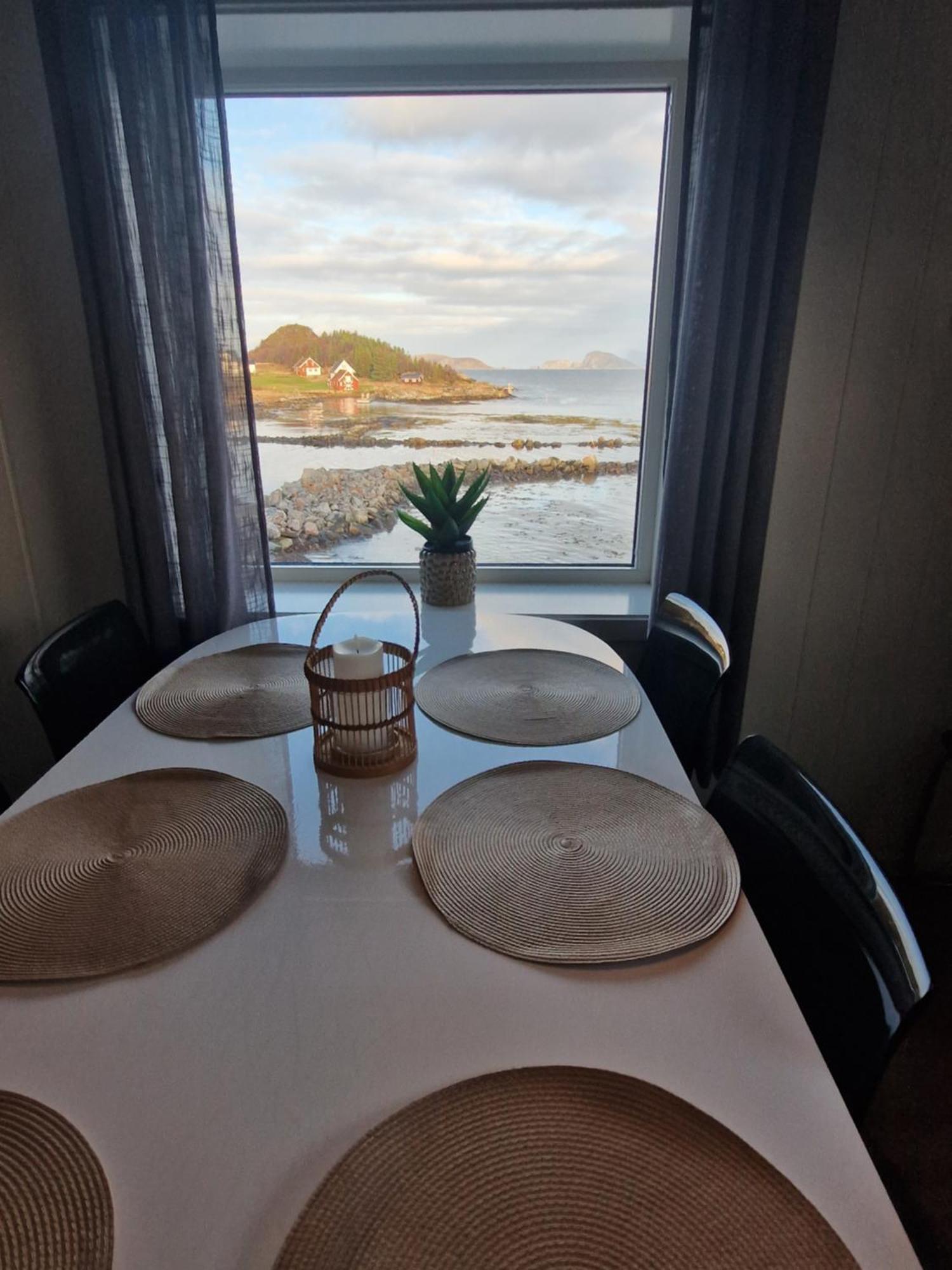 Laukvik Senja Hotel Botnhamn Екстериор снимка