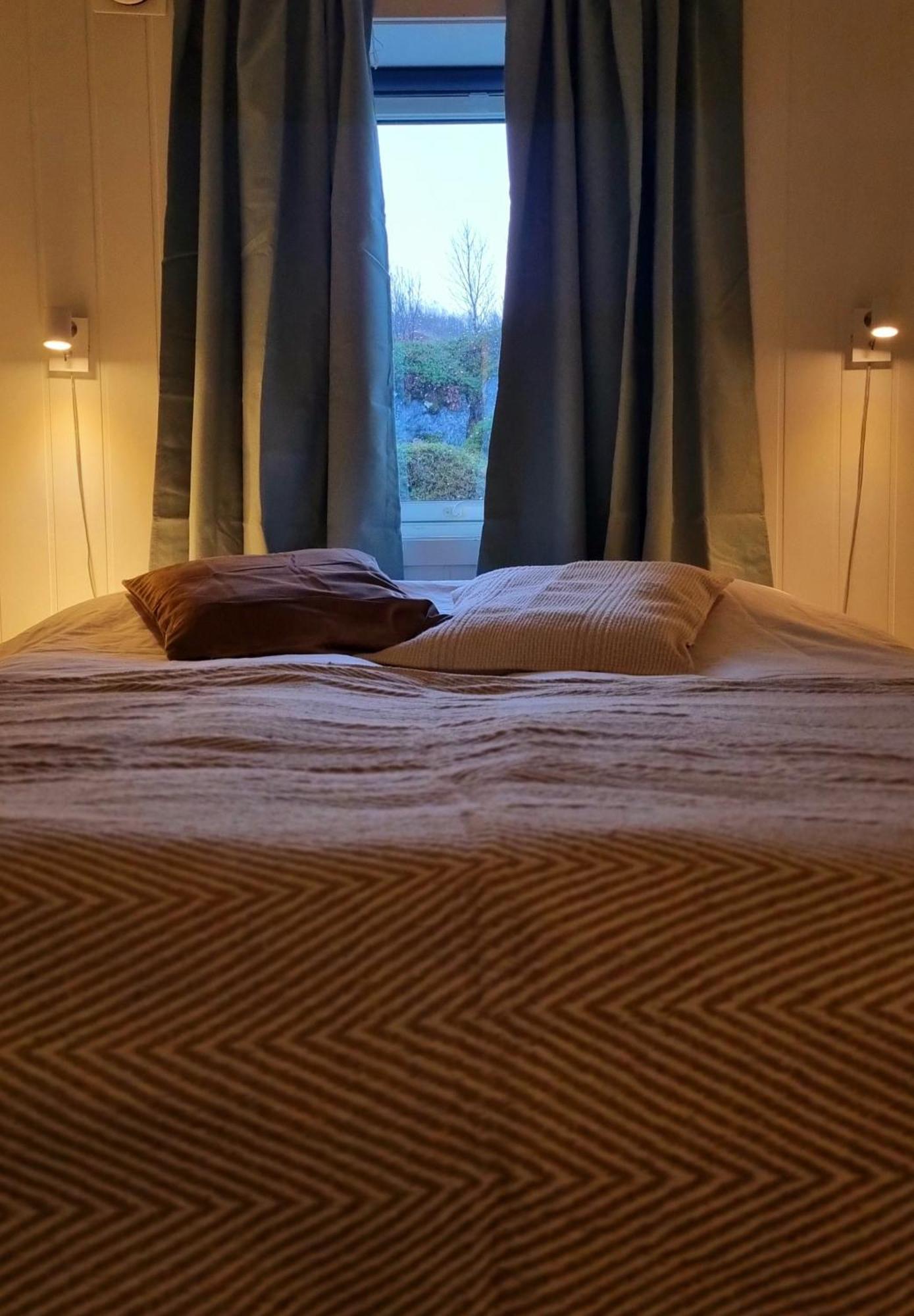 Laukvik Senja Hotel Botnhamn Екстериор снимка